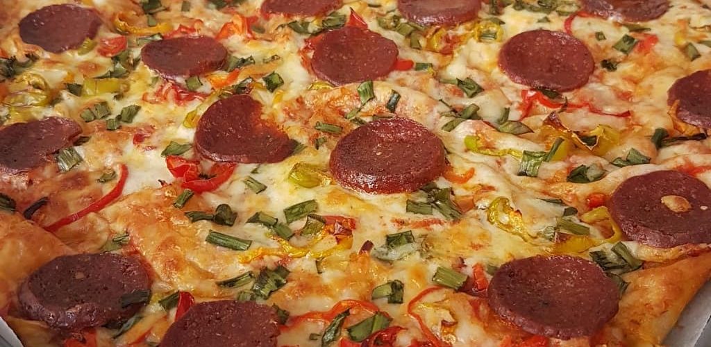 Hazır Yufkadan Pratik Pizza Tarifi